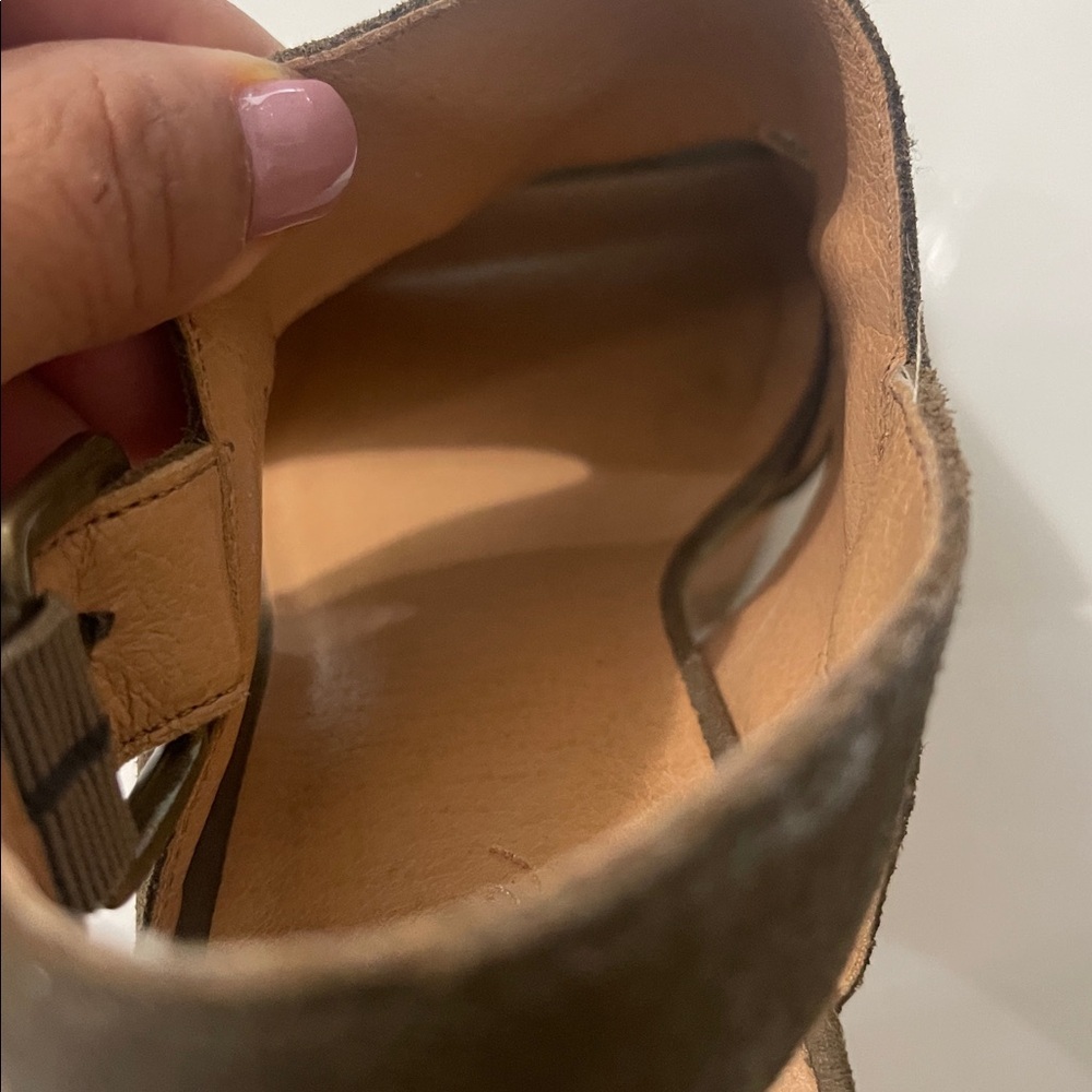 CROWN VINTAGE Olive Green Suede
Platform Chunky block Heel Ankle Straps Sz 7.5 - Picture 8 of 15